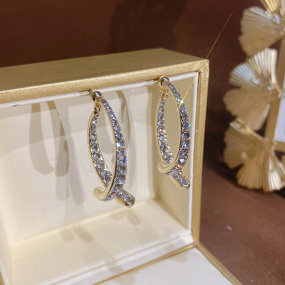 2023 New Design Fashion Jewelry Luxury Crystal Letter C Cross Smart Earrings Elegant Women Shiny Wedding Party Accessories