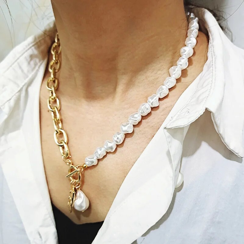 KMVEXO Vintage Baroque Irregular Pearl Lock Chains Necklace 2020 Geometric Aangel Pendant Love Necklaces for Women Punk Jewelry